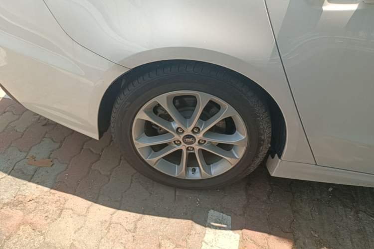 Used Ford Mondeo 2018 EcoBoost 180 Smart Control Fashion Model China VI Standard Right Rear Wheel Hub