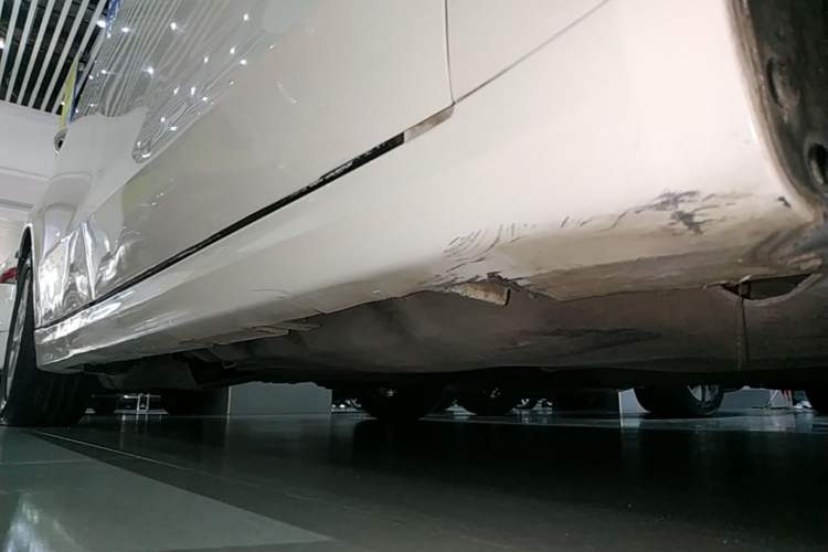 Used Ford Mondeo 2018 EcoBoost 180 Fashion Edition Right Side Sill