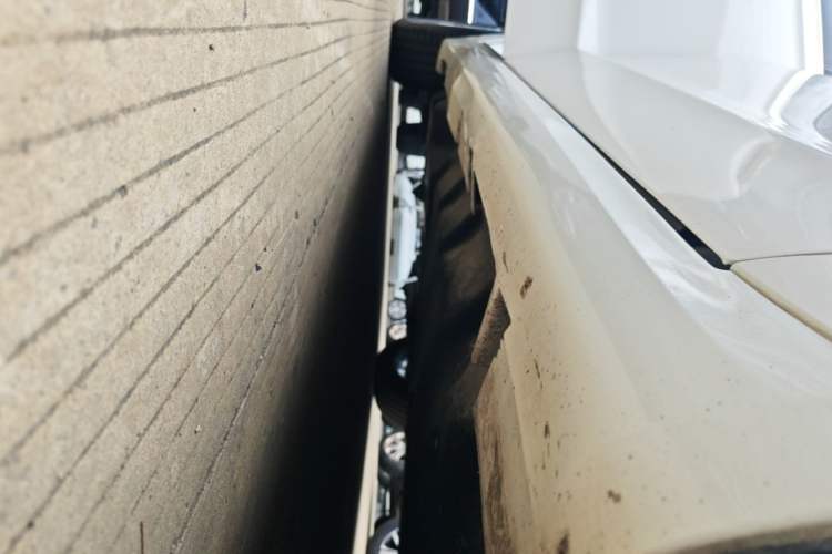 Used Ford Mondeo 2018 EcoBoost 180 Fashion Edition Right Side Sill