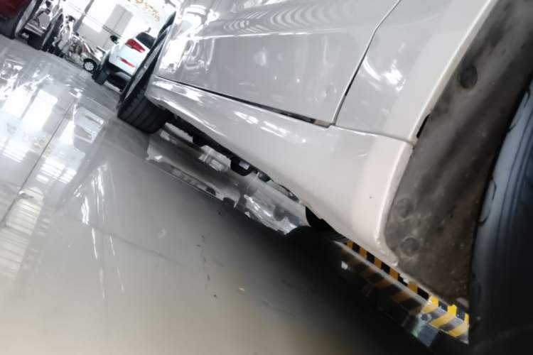 Used Ford Mondeo 2018 EcoBoost 180 Fashion Edition Right Side Sill