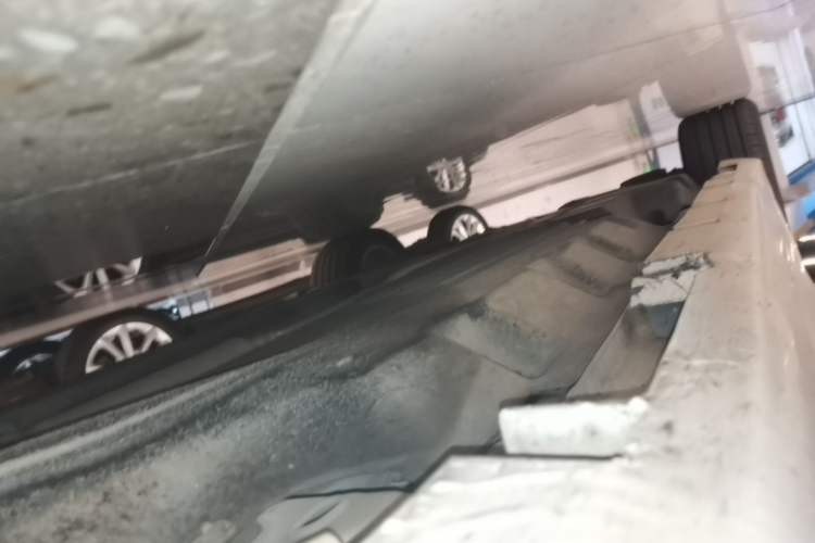 Used Ford Mondeo 2018 EcoBoost 180 Fashion Edition Right Side Sill