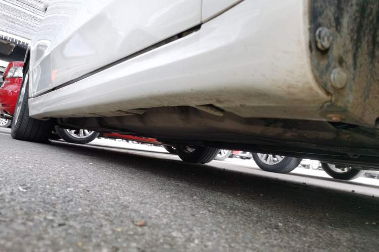 Used Ford Mondeo 2018 EcoBoost 180 Fashion Edition Right Side Sill