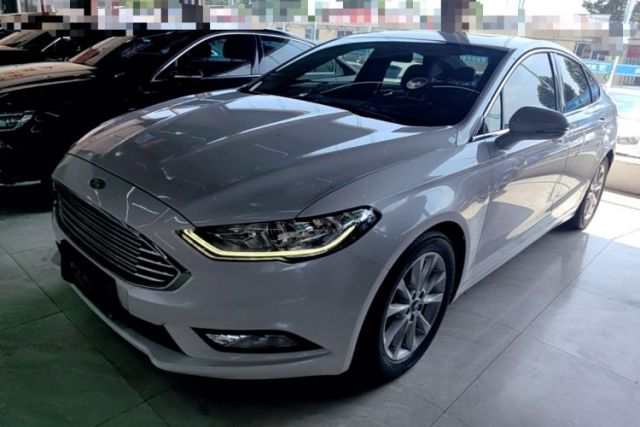Ojetý Ford Mondeo 2018 EcoBoost 180 Fashion Edition