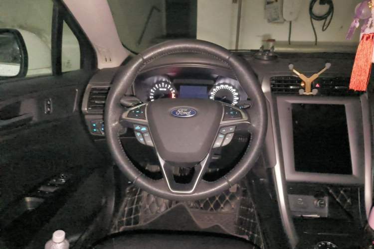 Used Ford Mondeo 2018 EcoBoost 180 Smart Control Fashion Model China V Standard Steering Wheel