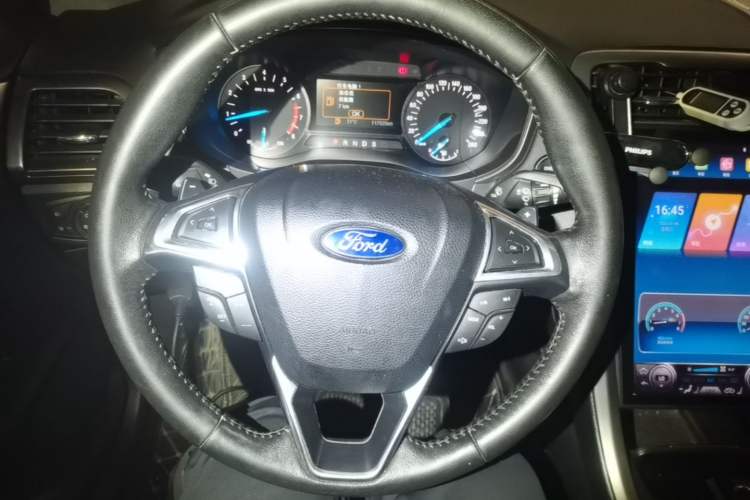 Used Ford Mondeo 2018 EcoBoost 180 Fashion Edition Steering Wheel