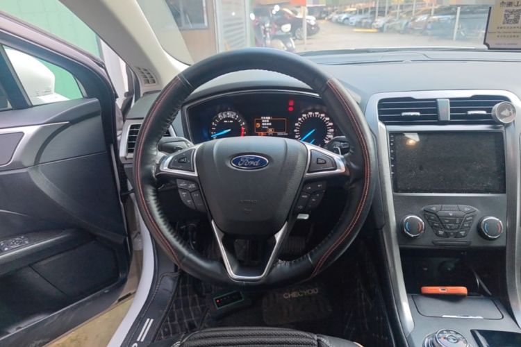 Used Ford Mondeo 2018 EcoBoost 180 Smart Control Fashion Model China VI Standard Steering Wheel