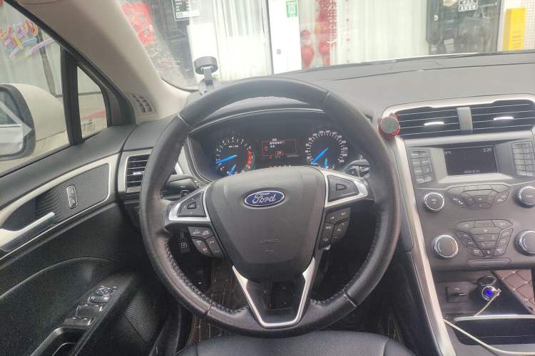 Used Ford Mondeo 2018 EcoBoost 180 Smart Control Fashion Model China V Standard Steering Wheel