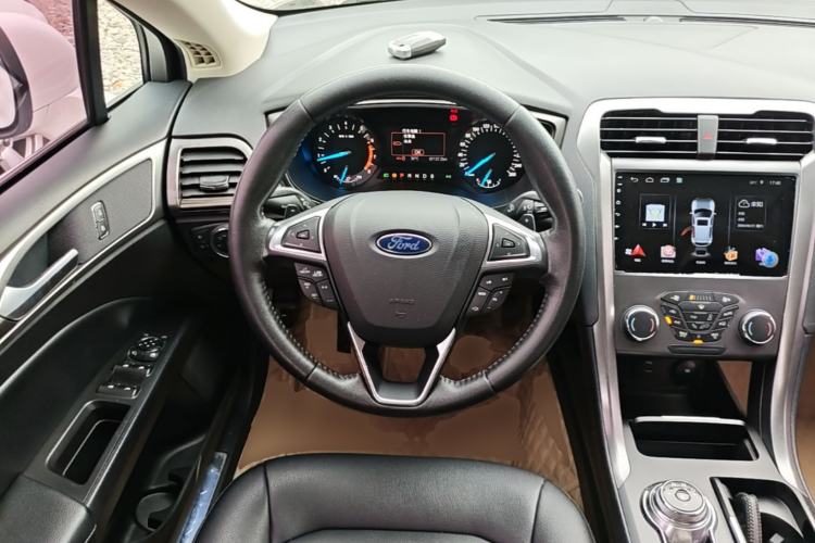 Used Ford Mondeo 2018 EcoBoost 180 Smart Control Fashion Model China VI Standard Steering Wheel