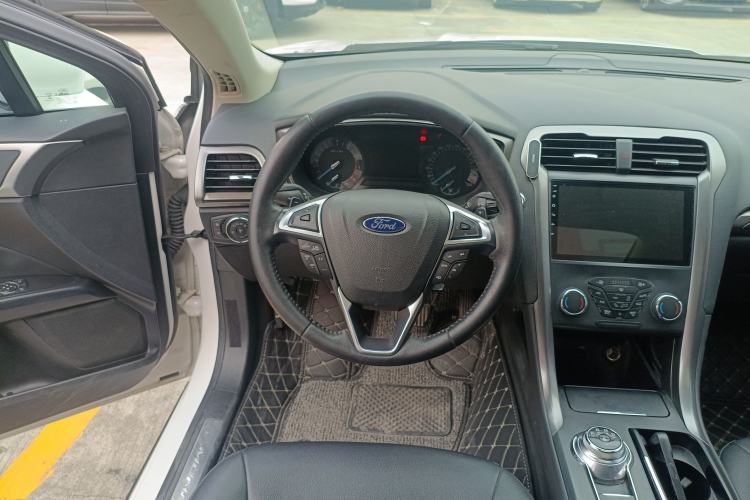 Used Ford Mondeo 2018 EcoBoost 180 Smart Control Fashion Model China VI Standard Steering Wheel