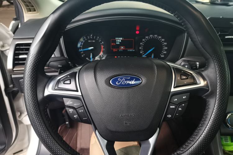 Used Ford Mondeo 2018 EcoBoost 180 Smart Control Fashion Model China VI Standard Steering Wheel