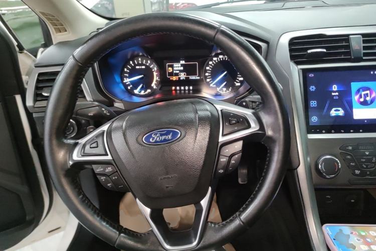 Used Ford Mondeo 2018 EcoBoost 180 Smart Control Fashion Model China VI Standard Steering Wheel