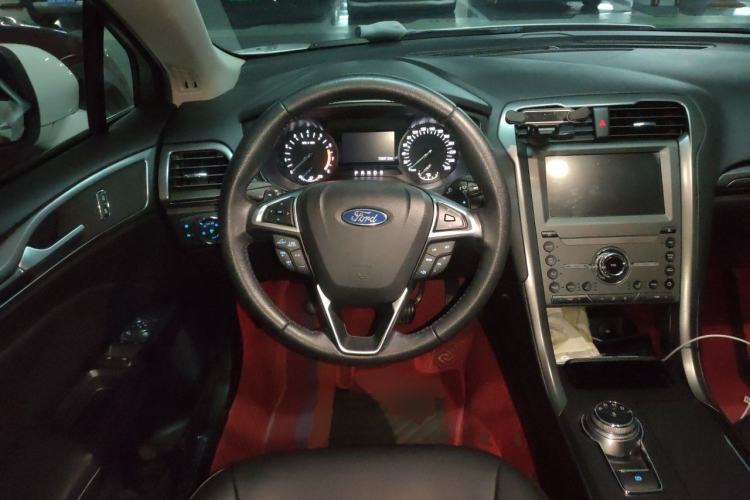 Used Ford Mondeo 2018 EcoBoost 180 Smart Control Fashion Model China VI Standard Steering Wheel