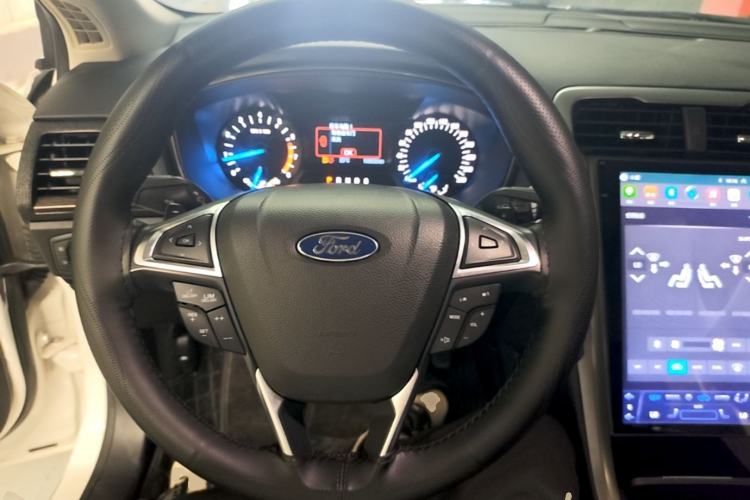 Used Ford Mondeo 2018 EcoBoost 180 Smart Control Fashion Model China VI Standard Steering Wheel