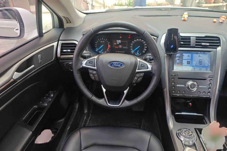 Used Ford Mondeo 2018 EcoBoost 200 Smart Control Fashion Model China VI Standard Steering Wheel