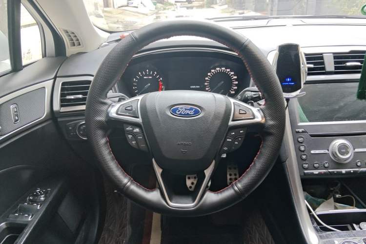 Used Ford Mondeo 2018 EcoBoost 200 Smart Control Fashion Model China V Standard Steering Wheel