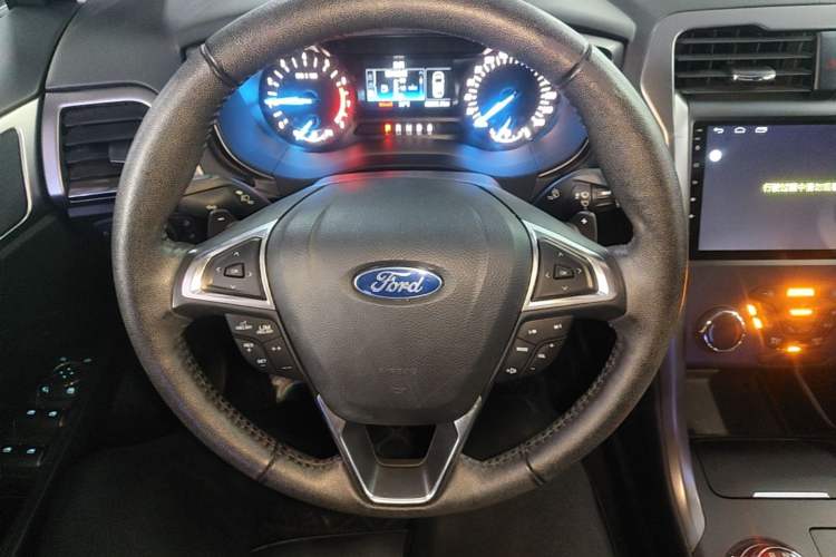 Used Ford Mondeo 2018 EcoBoost 200 Smart Control Fashion Model China V Standard Steering Wheel