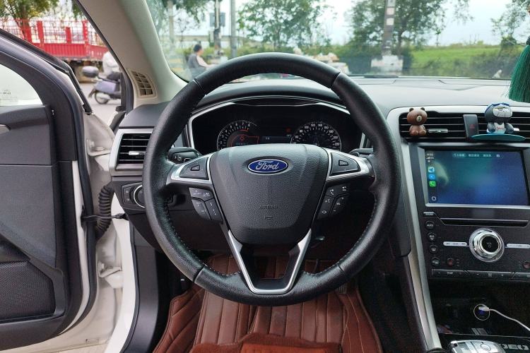 Used Ford Mondeo 2018 EcoBoost 200 Luxury Model Steering Wheel