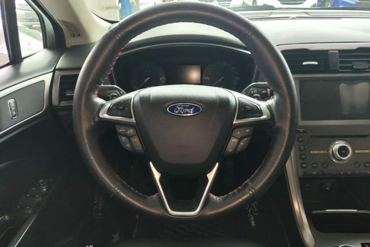 Used Ford Mondeo 2018 EcoBoost 180 Smart Control Fashion Model China VI Standard Steering Wheel