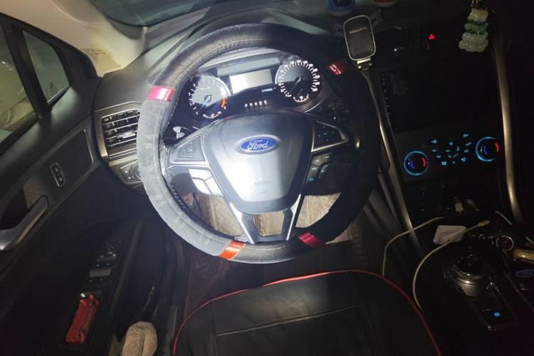 Used Ford Mondeo 2018 EcoBoost 180 Fashion Edition Steering Wheel