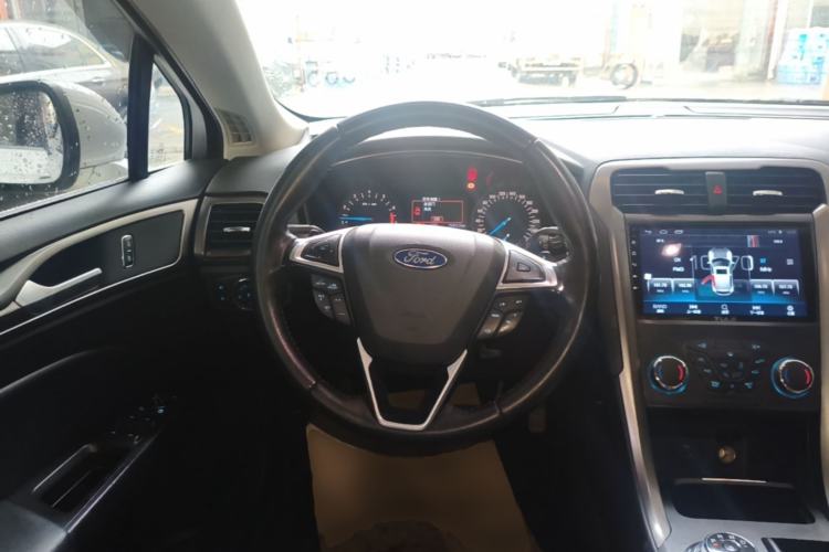 Used Ford Mondeo 2018 EcoBoost 180 Smart Control Fashion Model China VI Standard Steering Wheel