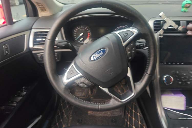Used Ford Mondeo 2018 EcoBoost 180 Fashion Edition Steering Wheel