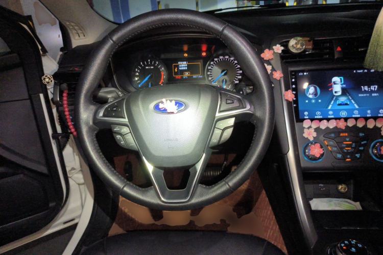 Used Ford Mondeo 2018 EcoBoost 200 Smart Control Fashion Model China V Standard Steering Wheel