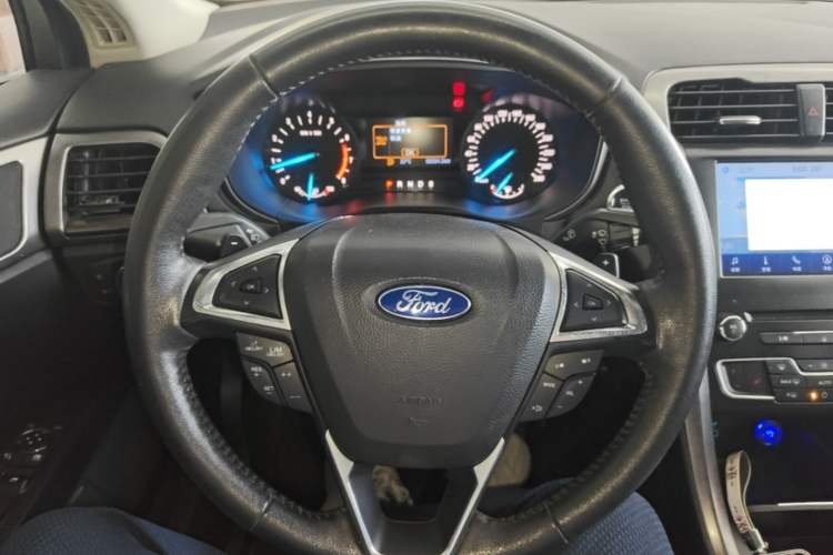 Used Ford Mondeo 2018 EcoBoost 180 Smart Control Fashion Model China V Standard Steering Wheel