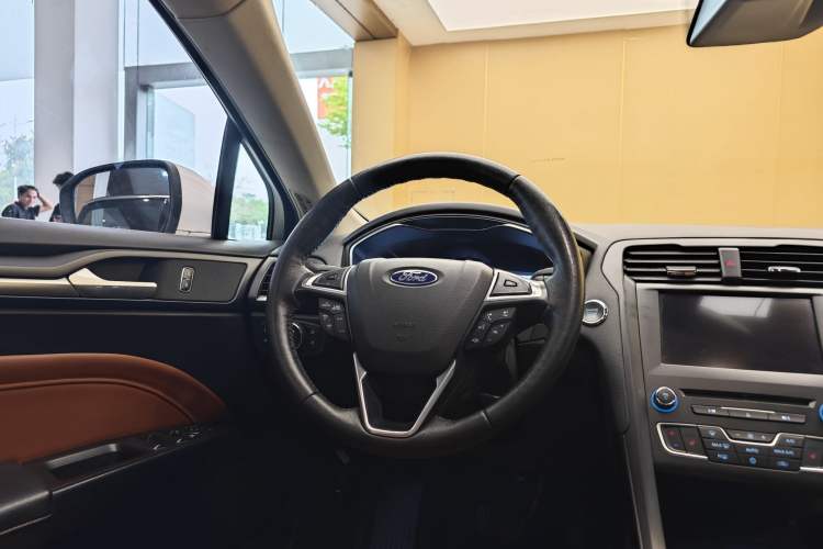 Used Ford Mondeo 2018 EcoBoost 180 Cognac Special Edition Steering Wheel