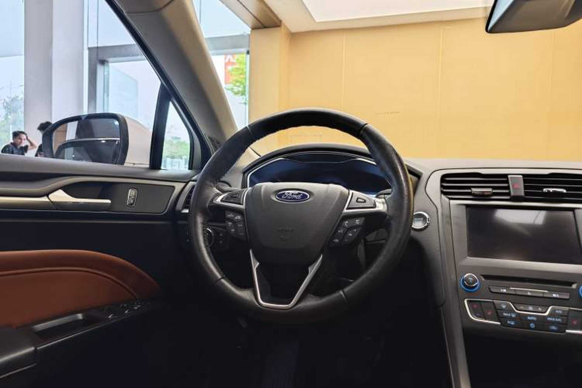 Used Ford Mondeo 2018 EcoBoost 180 Cognac Special Edition Steering Wheel