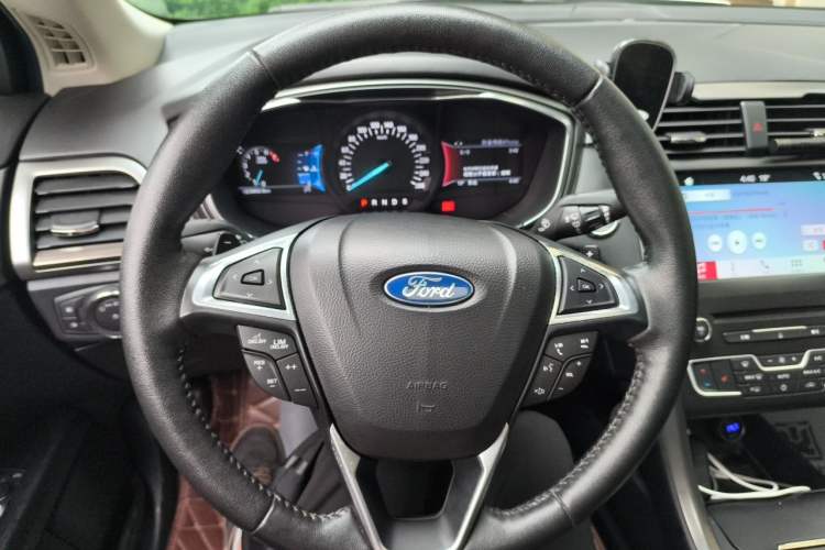 Used Ford Mondeo 2018 EcoBoost 200 Luxury Model Steering Wheel