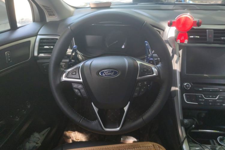 Used Ford Mondeo 2018 EcoBoost 200 Luxury Model Steering Wheel