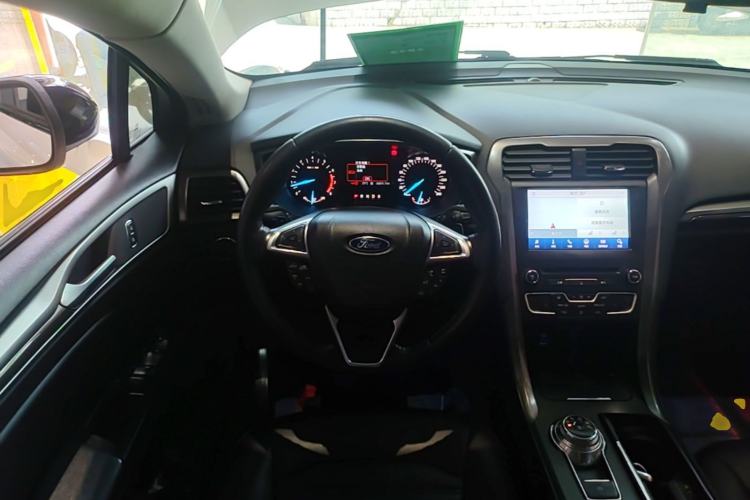 Used Ford Mondeo 2018 EcoBoost 200 Smart Control Fashion Model China VI Standard Steering Wheel