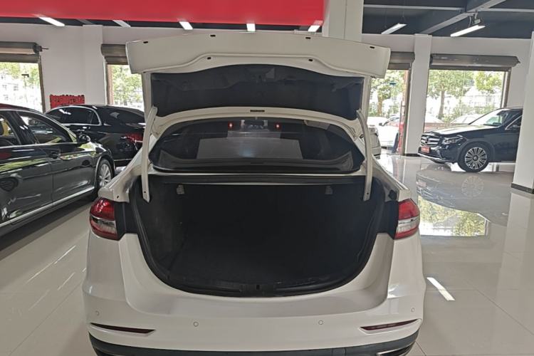 Used Ford Mondeo 2018 EcoBoost 180 Smart Control Fashion Model China V Standard Trunk
