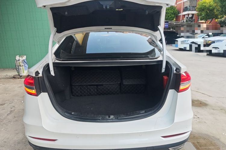 Used Ford Mondeo 2018 EcoBoost 180 Smart Control Fashion Model China VI Standard Trunk