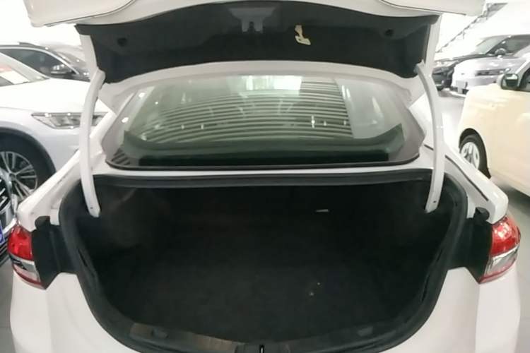 Used Ford Mondeo 2018 EcoBoost 180 Fashion Edition Trunk