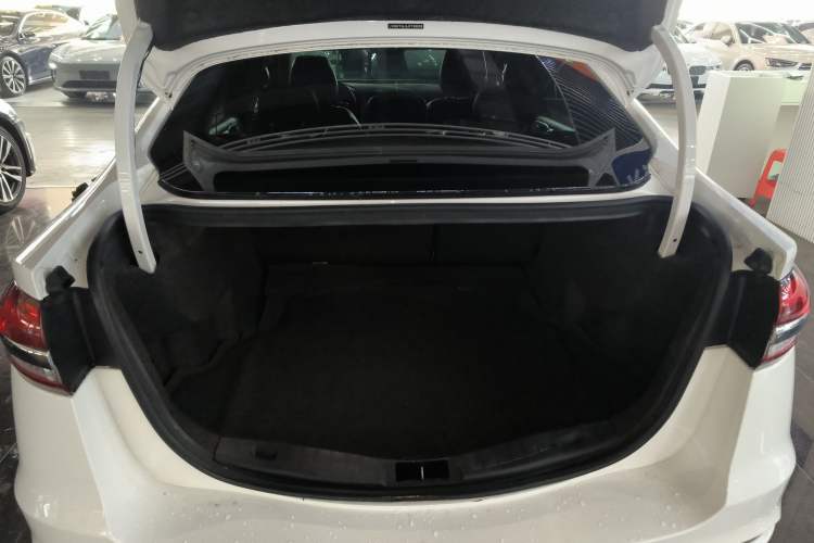 Used Ford Mondeo 2018 EcoBoost 180 Smart Control Fashion Model China V Standard Trunk