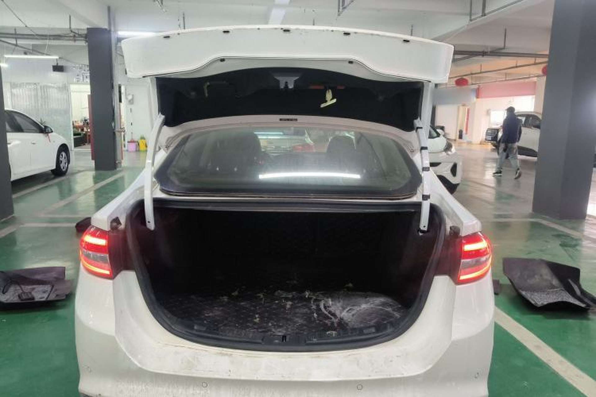 Used Ford Mondeo 2018 EcoBoost 180 Fashion Edition Trunk