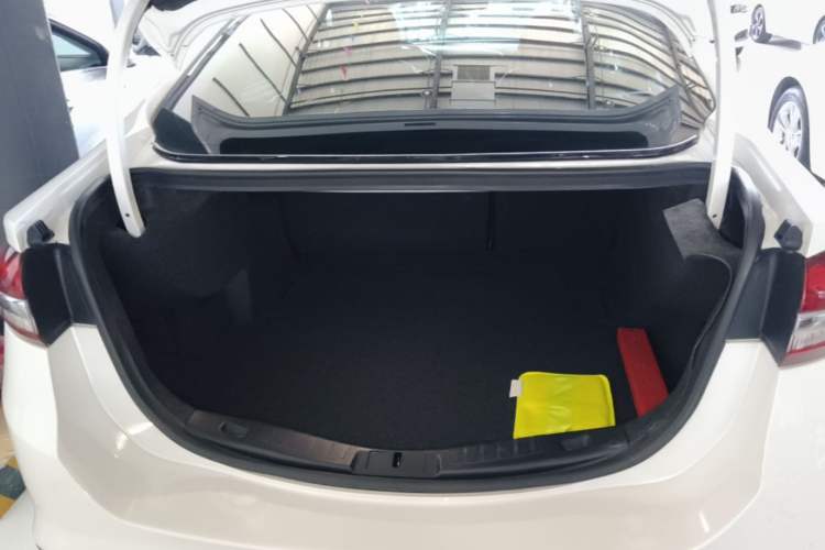 Used Ford Mondeo 2018 EcoBoost 180 Fashion Edition Trunk