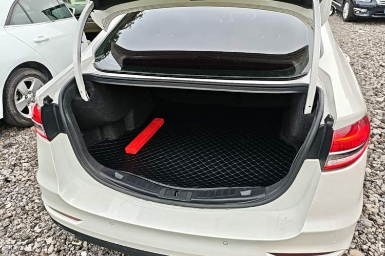 Used Ford Mondeo 2018 EcoBoost 180 Smart Control Fashion Model China VI Standard Trunk