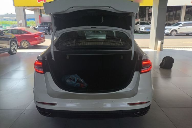 Used Ford Mondeo 2018 EcoBoost 180 Smart Control Fashion Model China V Standard Trunk