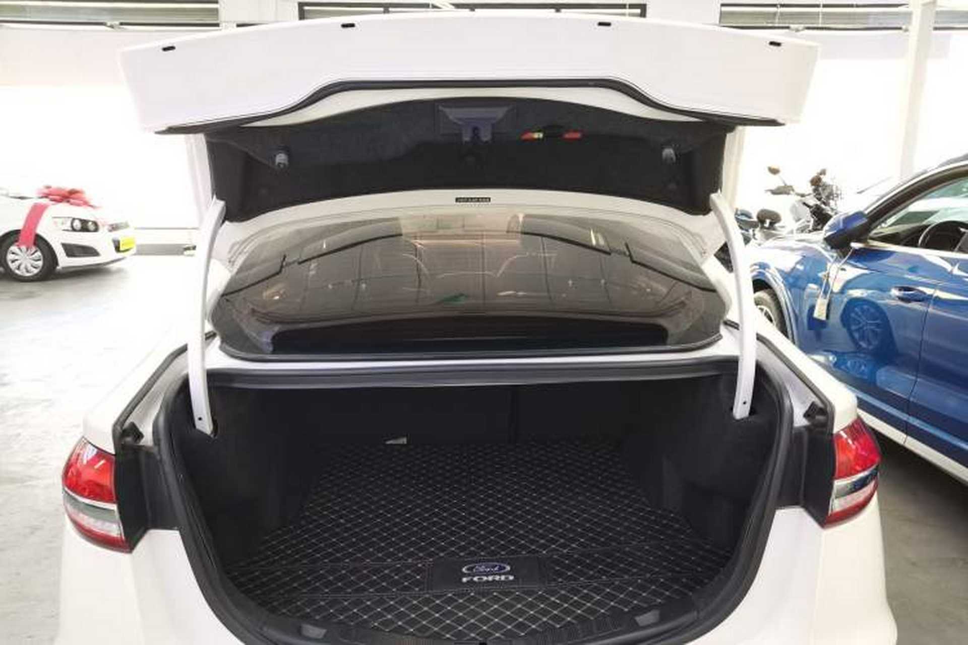 Used Ford Mondeo 2018 EcoBoost 180 Smart Control Fashion Model China VI Standard Trunk