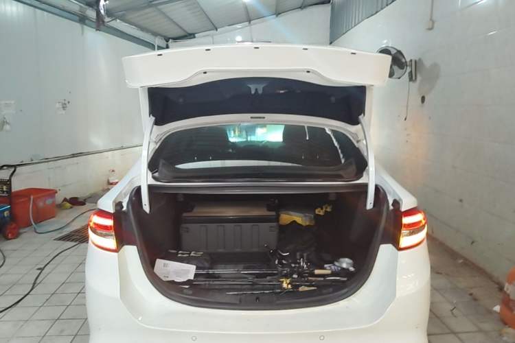 Used Ford Mondeo 2018 EcoBoost 180 Fashion Edition Trunk