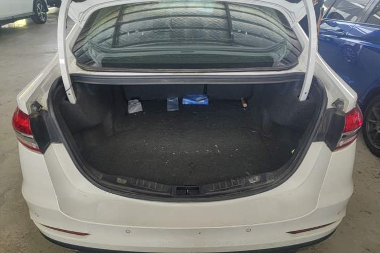 Used Ford Mondeo 2018 EcoBoost 180 Smart Control Fashion Model China VI Standard Trunk