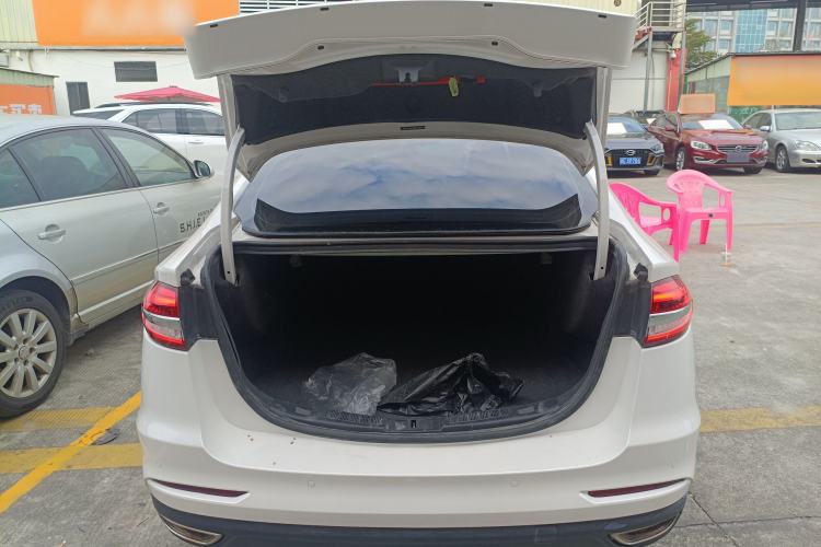 Used Ford Mondeo 2018 EcoBoost 180 Smart Control Fashion Model China VI Standard Trunk