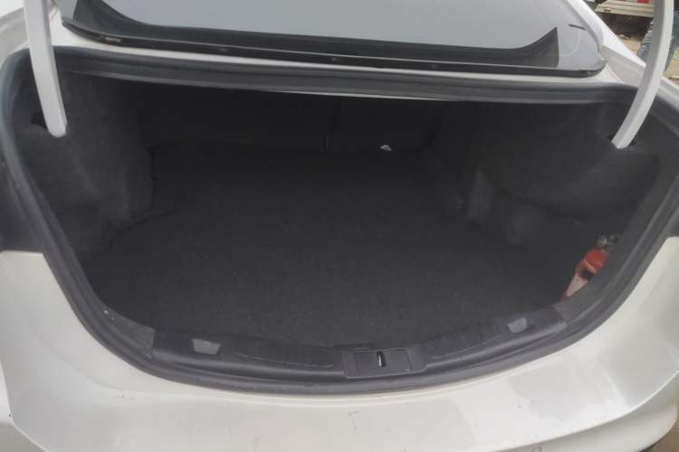Used Ford Mondeo 2018 EcoBoost 180 Fashion Edition Trunk
