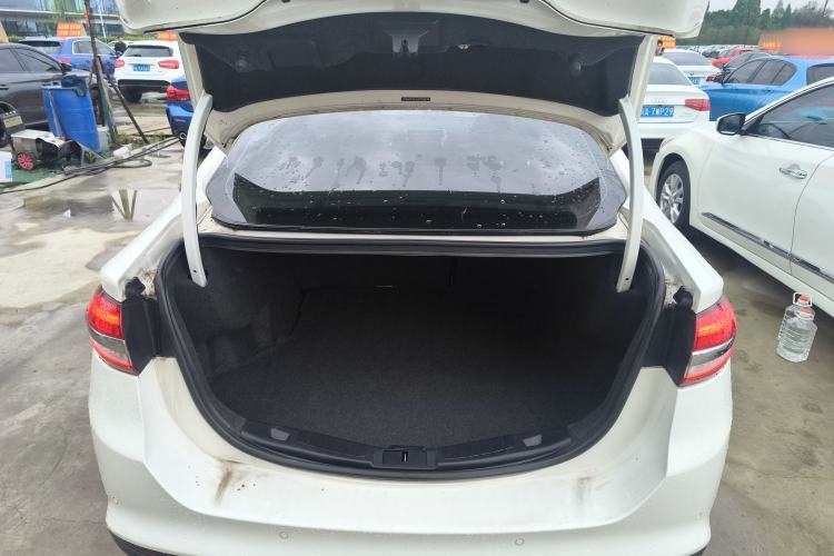 Used Ford Mondeo 2018 EcoBoost 180 Fashion Edition Trunk