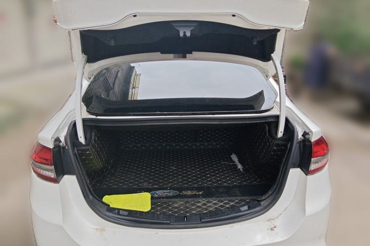 Used Ford Mondeo 2018 EcoBoost 200 Smart Control Fashion Model China V Standard Trunk