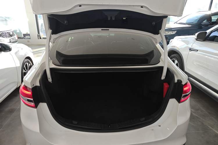 Used Ford Mondeo 2018 EcoBoost 180 Fashion Edition Trunk