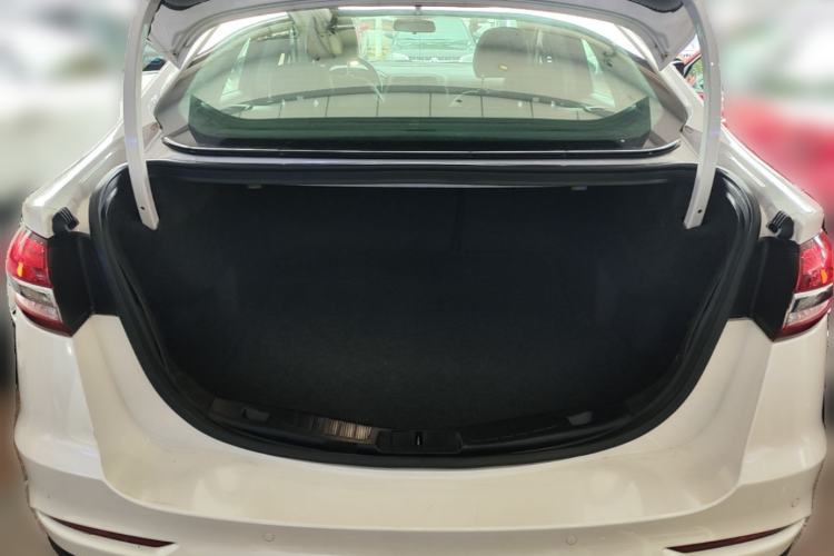 Used Ford Mondeo 2018 EcoBoost 180 Smart Control Fashion Model China VI Standard Trunk