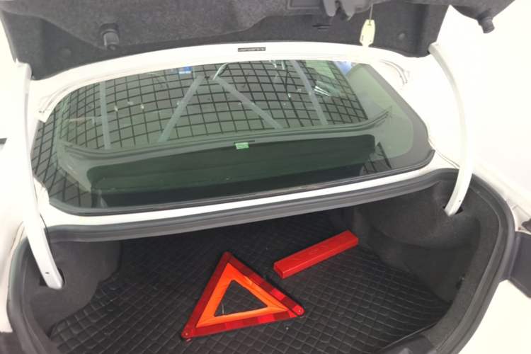 Used Ford Mondeo 2018 EcoBoost 200 Smart Control Fashion Model China VI Standard Trunk